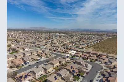 13255 Marshwood Street, Victorville, CA 92392 - Photo 32