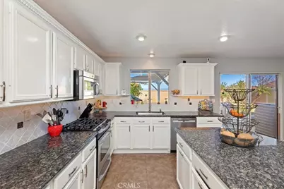 825 Derby, Corona, CA 92882 - Photo 22