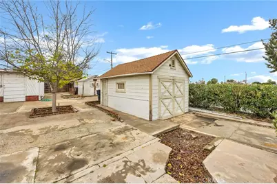 306 W 6th Street, Perris, CA 92570 - Photo 30