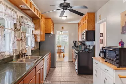 16470 Upland, Fontana, CA 92335 - Photo 14