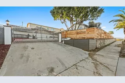 1006 W Pottery, Lake Elsinore, CA 92530 - Photo 4