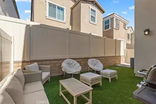 16728 Grapefruit Ln, Fontana, CA 92336 - Photo 22