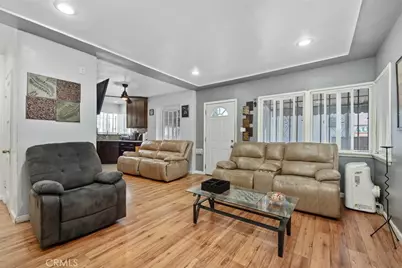 9819 S Normandie, Los Angeles, CA 90044 - Photo 10