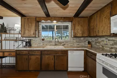 43291 Shasta, Big Bear Lake, CA 92315 - Photo 16