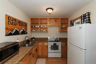 277 Wabash, Sugarloaf, CA 92386 - Photo 6
