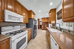 10054 Poulsen, Montclair, CA 91763 - Photo 8