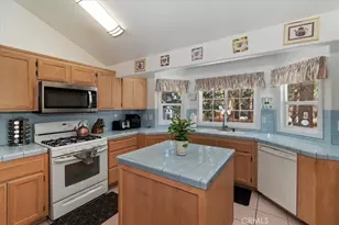 737 E Mountain View, Big Bear City, CA 92314 - Photo 14