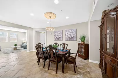 15670 Dobbs Peak Ln, Fontana, CA 92336 - Photo 10