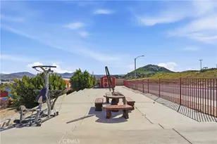 11970 Walnut St, Bloomington, CA 92316 - Photo 36