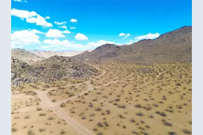 9 Laguna Seca, Apple Valley, CA 92307 - Photo 2