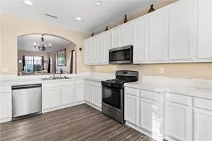 2618 W Via San Carlos, San Bernardino, CA 92410 - Photo 8