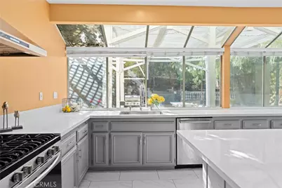 1020 La Salle Circle, Corona, CA 92879 - Photo 6