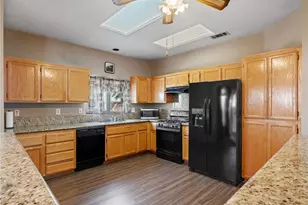 14621 Carob St, Victorville, CA 92394 - Photo 12