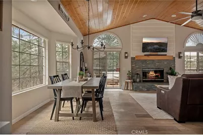 32425 Snowshoe, Running Springs, CA 92382 - Photo 14