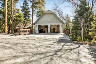 915 Trinity, Lake Arrowhead, CA 92352 - Photo 32