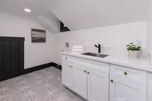 2274 W 21st St, Los Angeles, CA 90018 - Photo 26