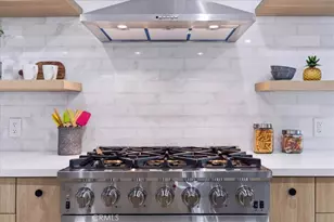 3825 Edgehill Dr, Los Angeles, CA 90008 - Photo 10