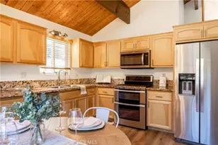 2395 Hunsaker, Running Springs, CA 92382 - Photo 10