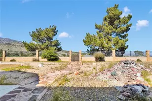 8250 Snow Cap, Pinon Hills, CA 92372 - Photo 44