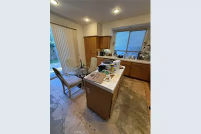 19327 Ackerman Avenue, Newhall, CA 91321 - Photo 4