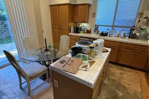 19327 Ackerman Ave, Newhall, CA 91321 - Photo 4