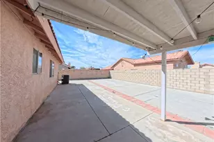 5851 Evergem, Palmdale, CA 93552 - Photo 18