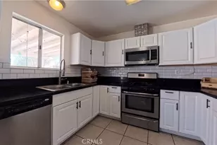 5851 Evergem, Palmdale, CA 93552 - Photo 6