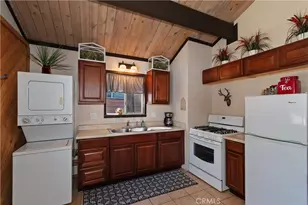 254 Wabash Ln, Sugarloaf, CA 92386 - Photo 12