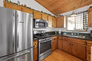 921 Wendy, Big Bear City, CA 92314 - Photo 6