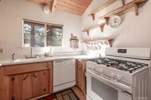 41789 Comstock, Big Bear Lake, CA 92315 - Photo 18