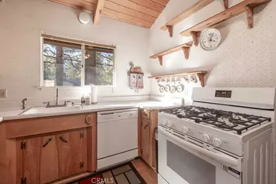 41789 Comstock, Big Bear Lake, CA 92315 - Photo 18