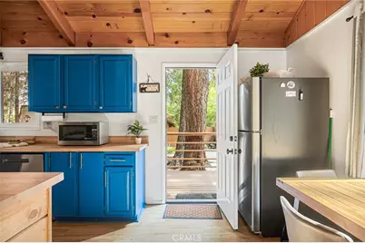 42744 La Placida, Big Bear Lake, CA 92315 - Photo 8