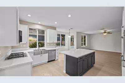 1728 Tamarron, Corona, CA 92883 - Photo 10