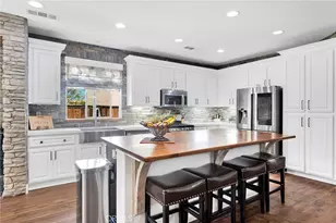 13817 Grant Way, Oak Hills, CA 92344 - Photo 8