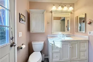 8131 Wenlock Cir, Huntington Beach, CA 92646 - Photo 16