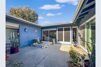 8131 Wenlock Circle, Huntington Beach, CA 92646 - Photo 30