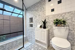 8131 Wenlock Cir, Huntington Beach, CA 92646 - Photo 6