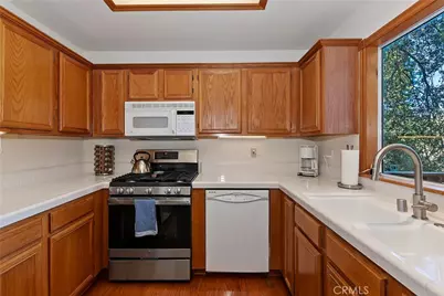 1162 Brentwood Drive, Lake Arrowhead, CA 92352 - Photo 14