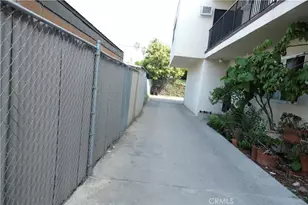 1465 W 25th, Los Angeles, CA 90007 - Photo 4