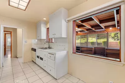 5218 Veronica St, Los Angeles, CA 90008 - Photo 12