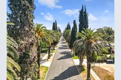 4390 Edgewood, Riverside, CA 92506 - Photo 32