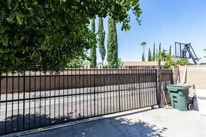 485 E Randall, Rialto, CA 92376 - Photo 32