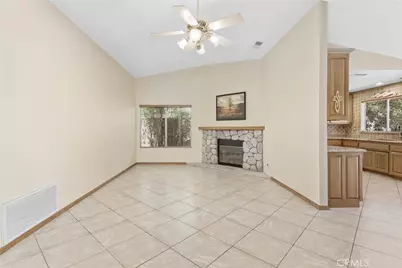 5695 N Yosemite, San Bernardino, CA 92407 - Photo 8