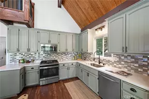 635 Grass Valley Dr, Lake Arrowhead, CA 92352 - Photo 6