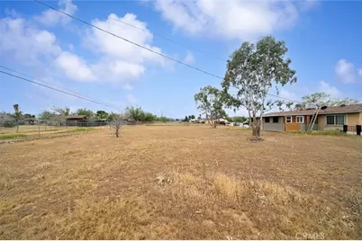 15967 Wichita Road, Apple Valley, CA 92307 - Photo 28