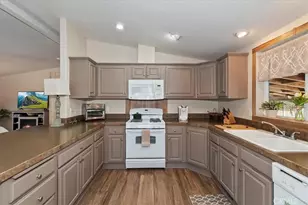 391 Montclair Dr, Big Bear City, CA 92314 - Photo 12