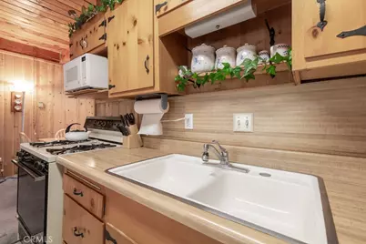 39820 Snowball, Big Bear Lake, CA 92315 - Photo 4