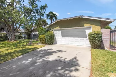 450 W Cromwell, Rialto, CA 92376 - Photo 4
