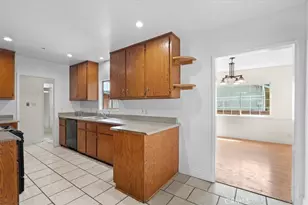 554 W Verness, Covina, CA 91723 - Photo 4