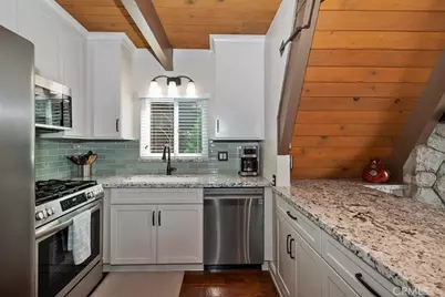 795 Bishorn, Lake Arrowhead, CA 92352 - Photo 14